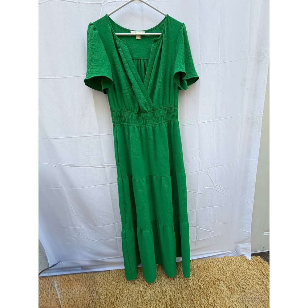 Monteau Los Angeles Green Tiered Maxi Dress Smocked Waist V-Neck Large